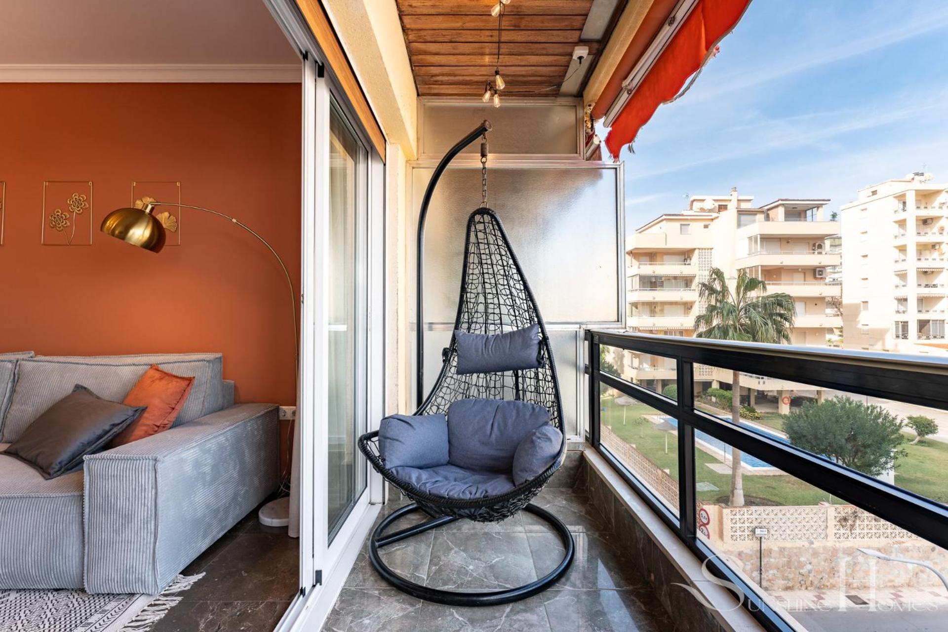 First Line , Cosy And Comfortable + Swimming Pool Appartement *